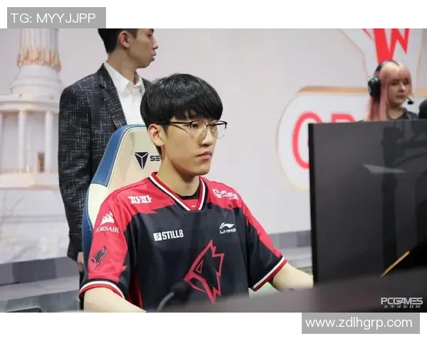 FPX战队在世界大师赛中以64分稳居积分榜首位，展现强劲实力